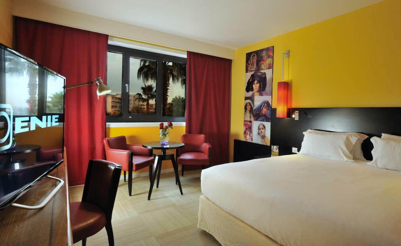Hotel Mercure Alger Aeroport Maison Blanche Exterior photo A room at the hotel
